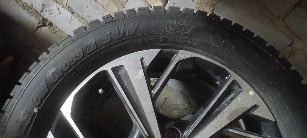 Зимние шины в идеальном состоянии.