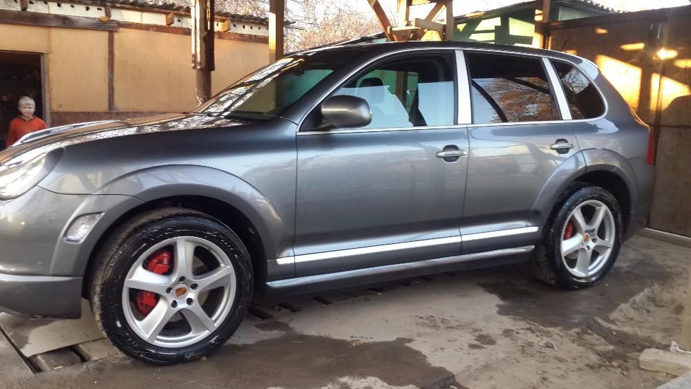 Продам бампер на Порш Кайенн