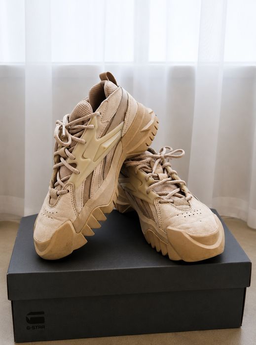 Reebok & Cardi B 37