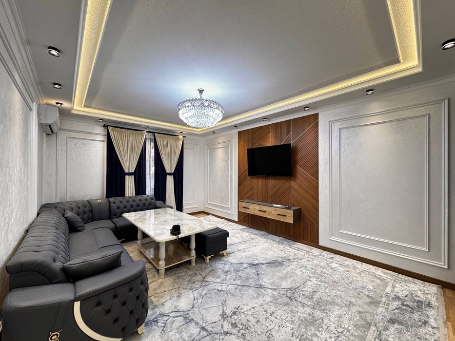 Продаётся 3х комнатная квартира 2 - этаже с лифтом. Вокзал