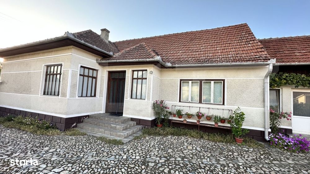 Casa 163 mp, teren 3.446 mp, zona Beriu