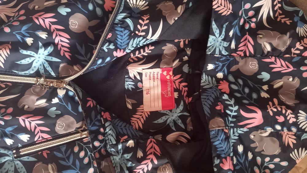 Продам ветровку на девочку