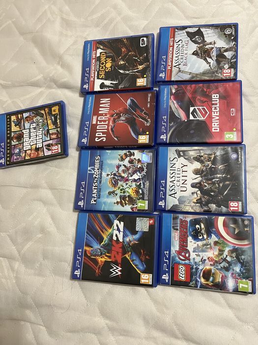 Продава се Pls4 с 9игри и 2джойстика и слушалки