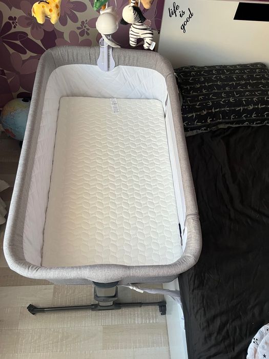 Бебешко креватче next to me