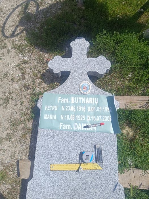 inscripționări monumente funerare