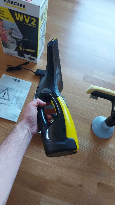 Стъклочистачка KARCHER WV 2 PREMIUM Работа на батерия