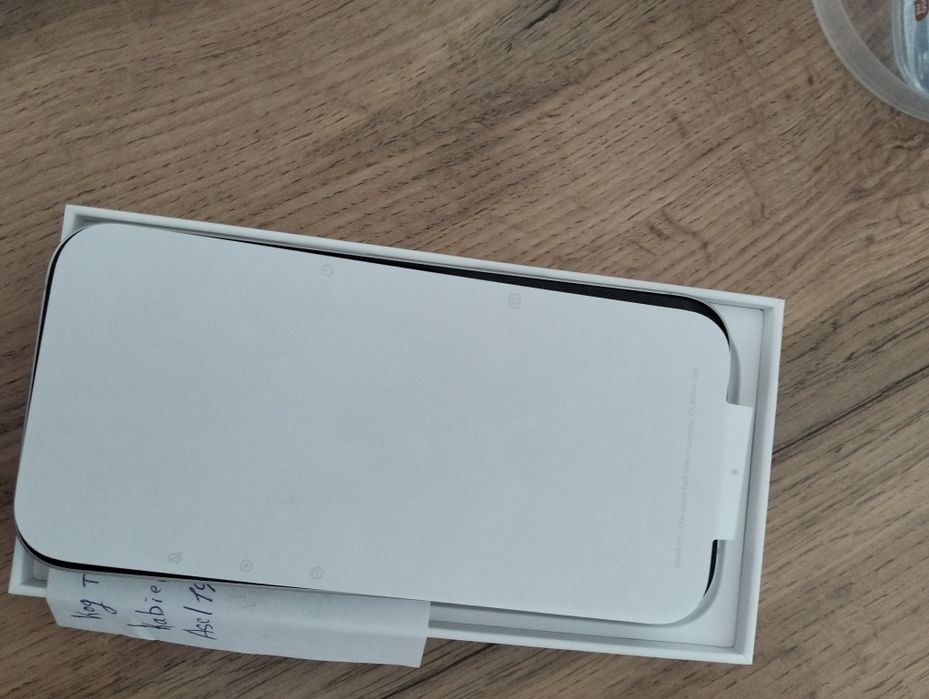 Продаю сотовый телефон айфон 16