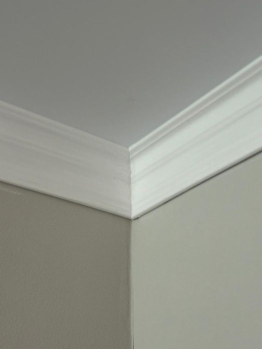 Поклейка обоев галтель