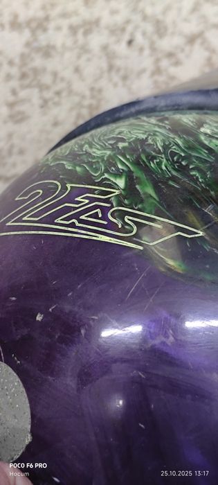 Шар для боулинга , подставка под шар , кегля