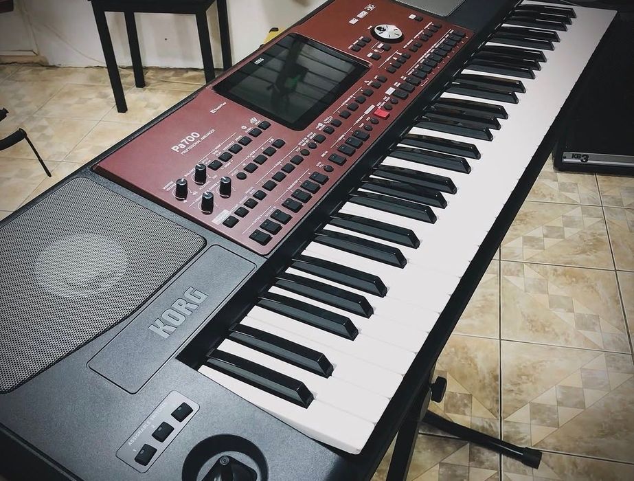 Синтезатор Korg PA700 промоция 950€