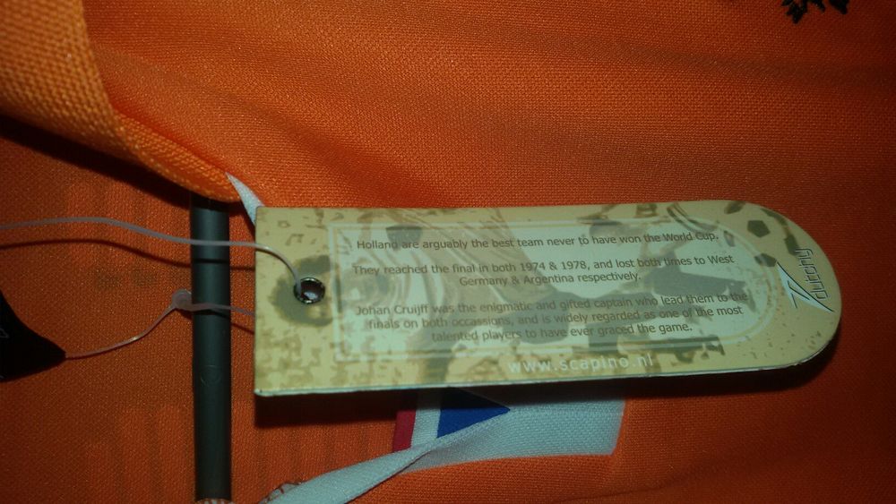 Спортна тениска