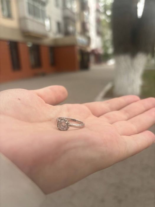 Продаю кольцо серебро с пробой