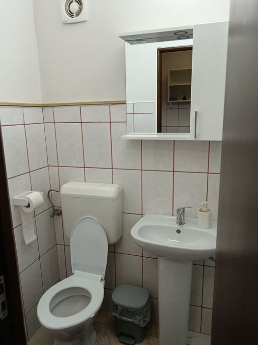 Închiriez garsoniera pe strada Cerna, langa fostul stadion