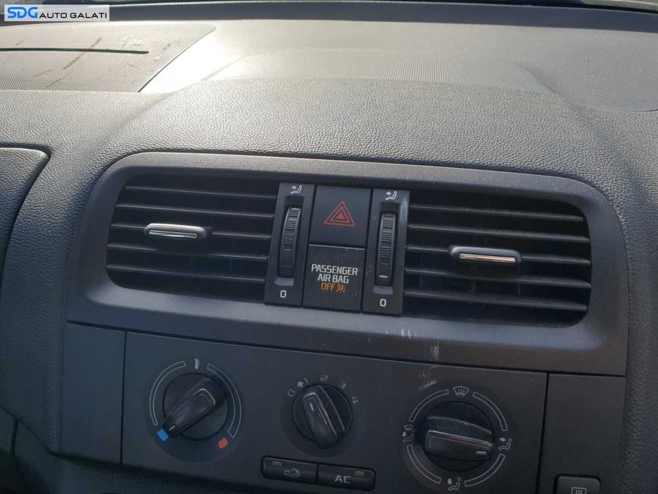 Gura Grila Aer Aerisire Ventilatie Bord Centrala Skoda Fabia 2 2007 - 2014 [C2075]