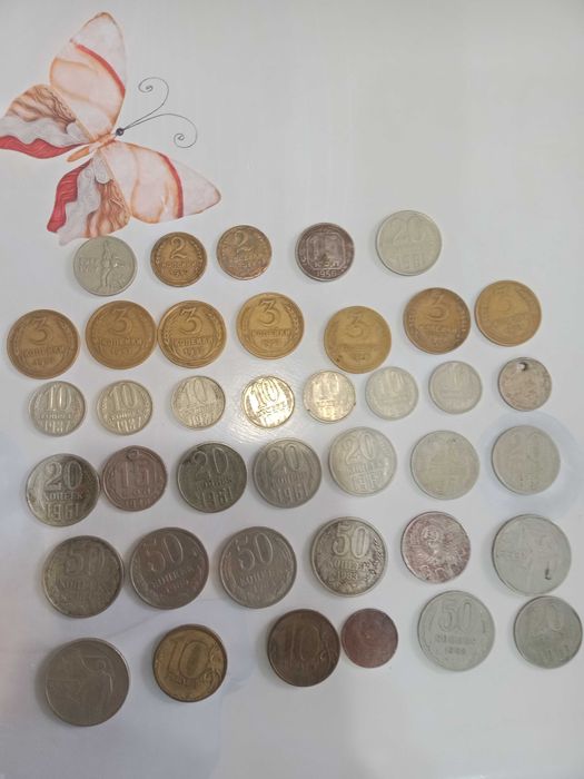 Продам для коллекции монеты разные.