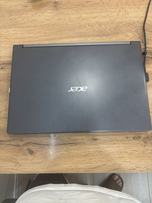 Acer aspire a715-42g