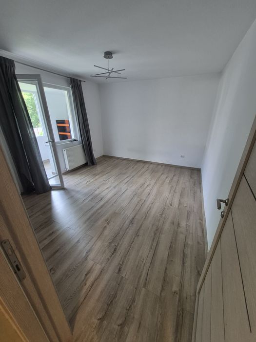 Inchiriez apartament 2 camere in Piatra Neamt