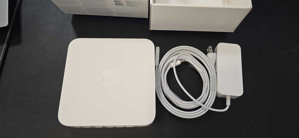 Apple AirPort Extreme A1408 router wireless gigabit
