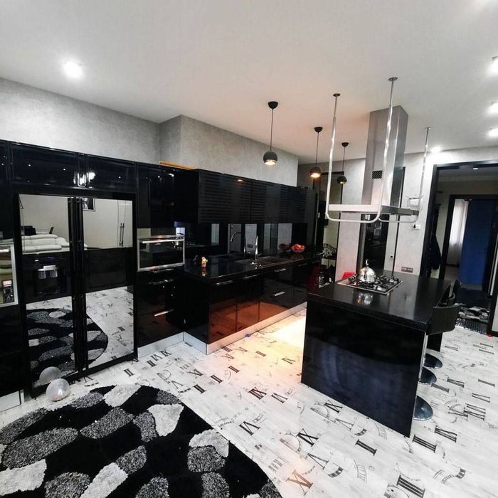 Продается  3/3/8  ц2