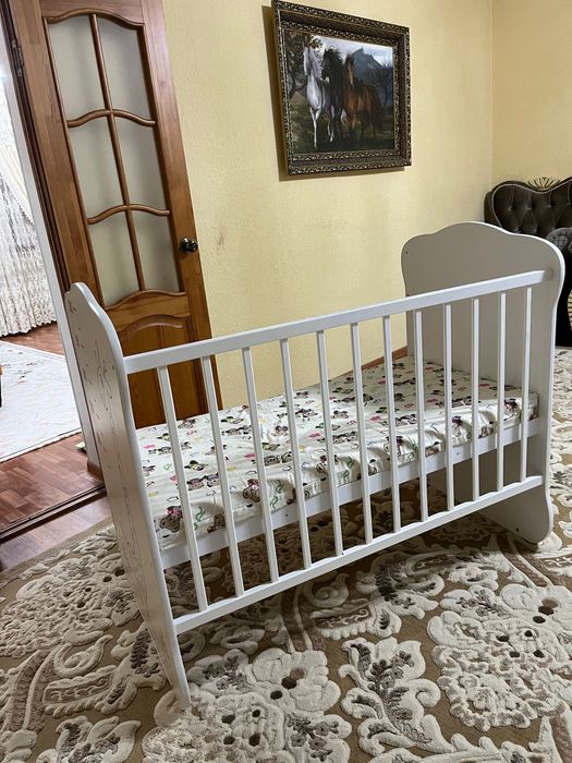 Манеж белый, почти новый