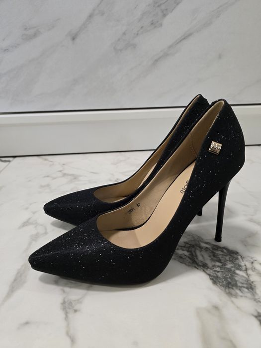 Laura Biagiotti - Обувки на ток