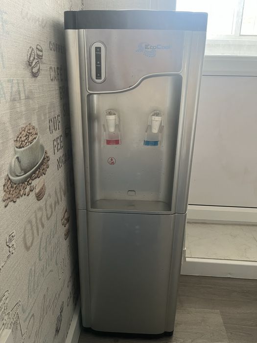 Напольный диспенсер кулер для воды