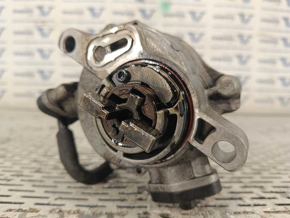Pompa vacuum motor 1.6D2 euro5 Volvo S60 V60 V70 S80 V40 9684786780
