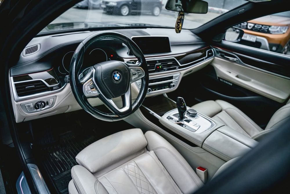 BMW seria 7 xdrive