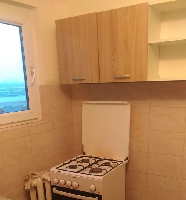 Dau in chirie garcioniera de 28 mp