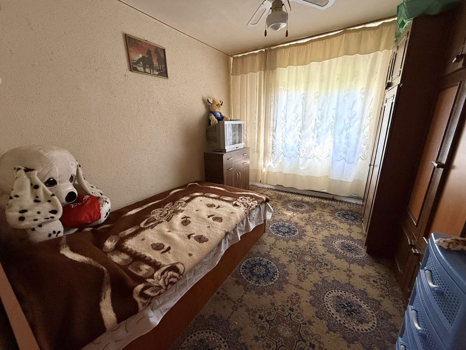Apartament 3 camere decomandat etajul 2 Craiovita Noua