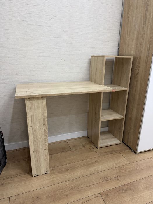 Продам стол компьютерный
