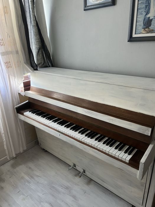 Продавам Пиано Ronisch