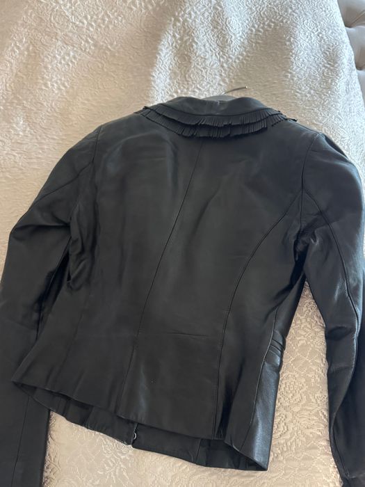 Елисабета Франчи естествена агнешка кожено яке вталено