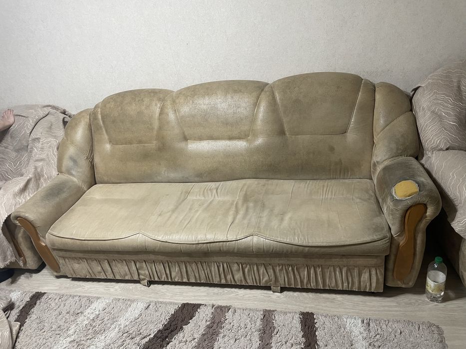 Продам диван и два кресла