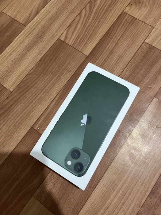 Iphone 13 б/у  каробка дакумент бар без ремонт