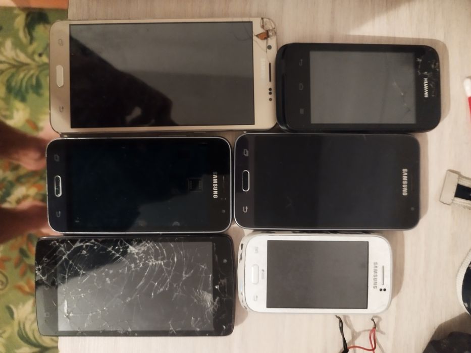 Продам телефоны на запчасти