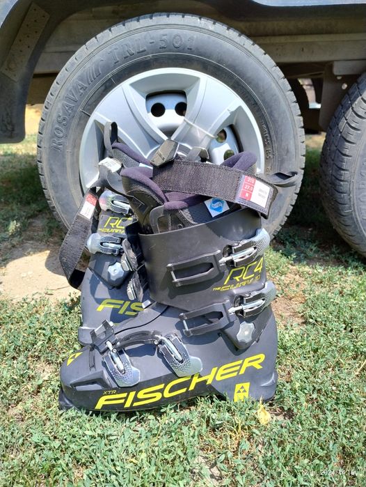 Schiuri de coborâre pentru copii Fischer RC4 Race Jr Jrs (130)