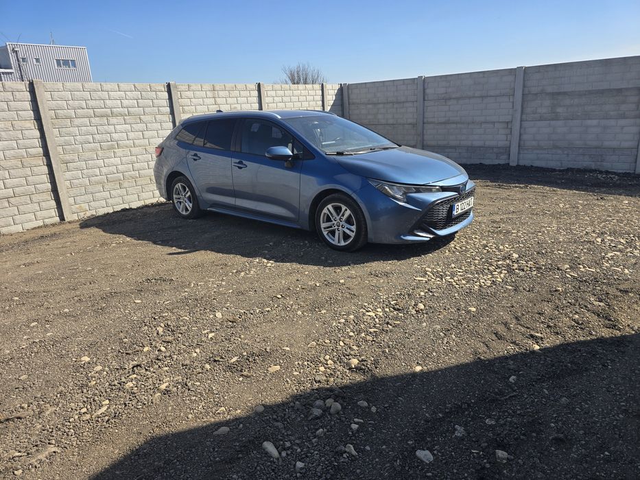 Inchiriez    toyota corola bolt uber