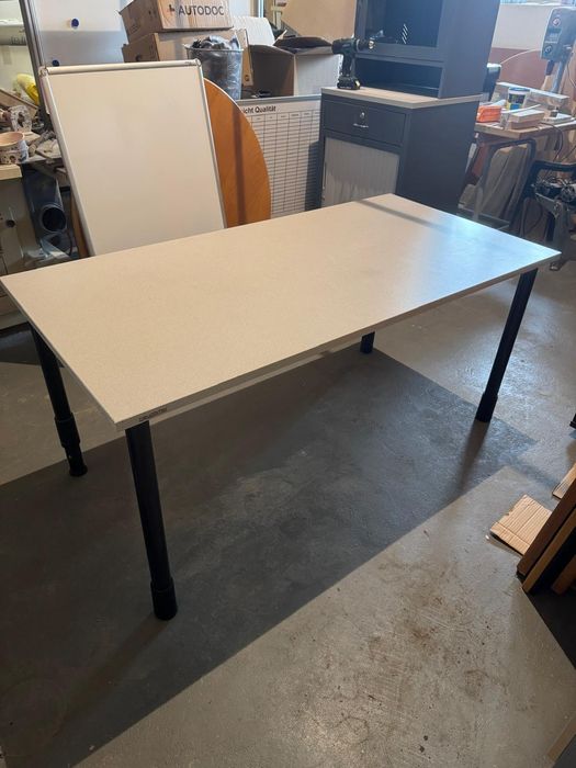 Mese de diferite dimensiuni