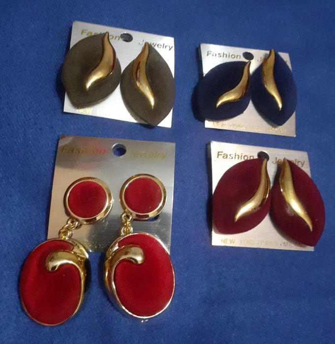 Гривни, колиета и обеци