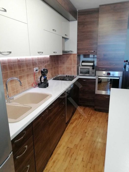 Продава се Тристаен апартамент в Пловдив, Център - 116 кв.м за 1923 €/кв.м - Снимка #3