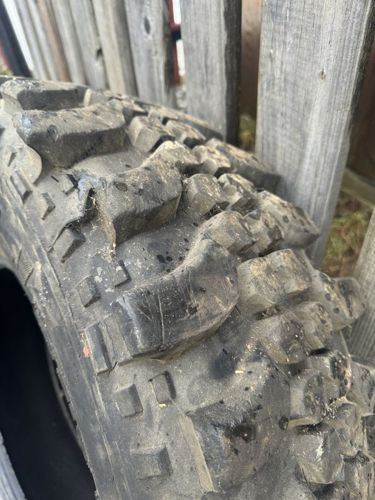 vand 2 cauciucuri simex pe 35 R16