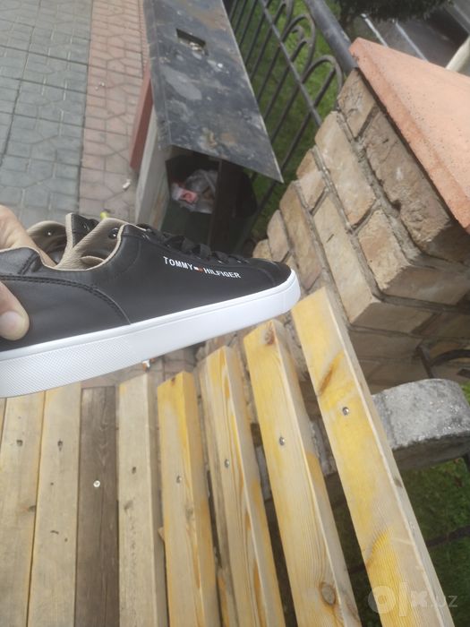 Krossovka sotiladi 39-40 razmer 60.000 sum