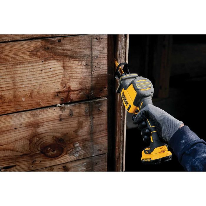 Саблен трион DeWALT DCS312N, 12V