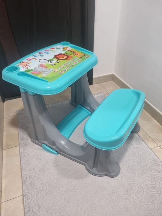 Măsuță pentru copii nouă fără nici o zgarietura