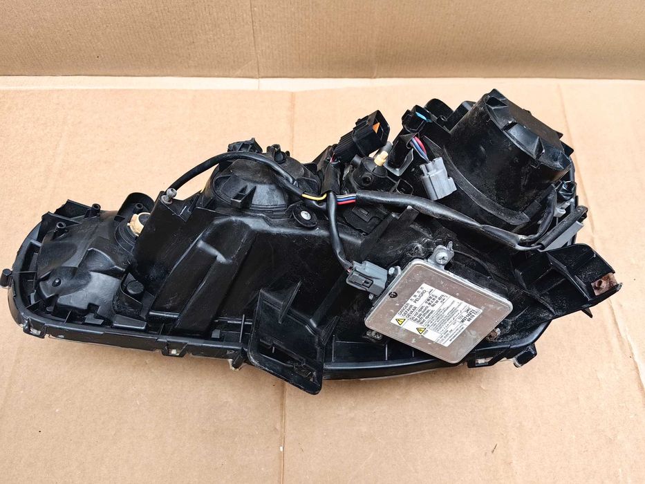 Десен фар за Mitsubishi Outlander 2 Xenon Facelift