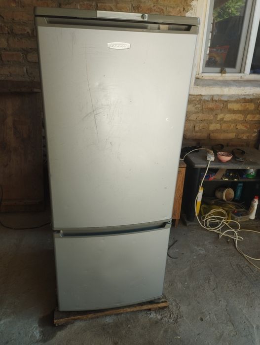 Холодильник сатылады