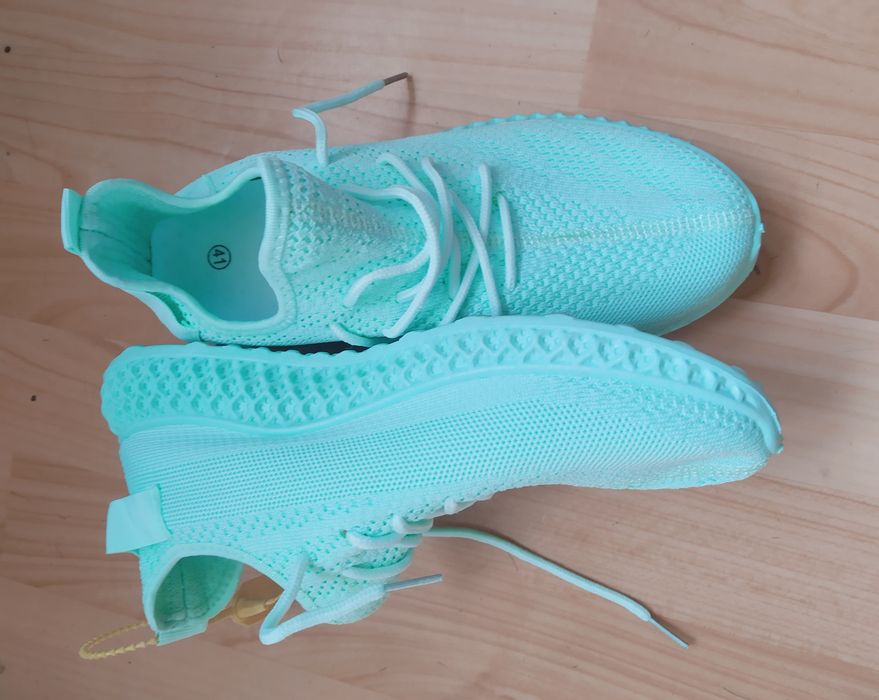 Кроссовки 40-41 цвет тиффани новые