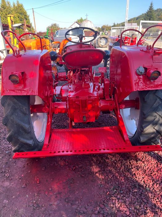 Tractor motor defect, foarte vechi