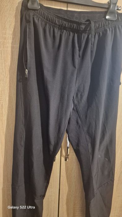 Vând pantaloni copii.